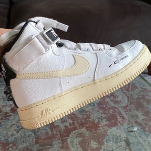Nike Air Force 1 High Utility White Light Cream